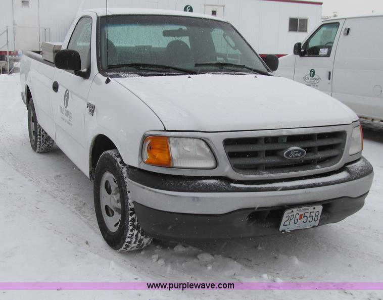 image for item E4663 2004 Ford F150 Heritage XL pickup truck