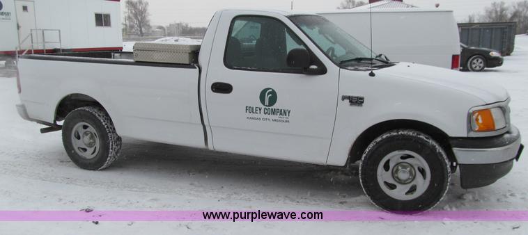 image for item E4663 2004 Ford F150 Heritage XL pickup truck