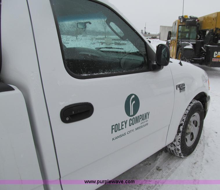 image for item E4663 2004 Ford F150 Heritage XL pickup truck