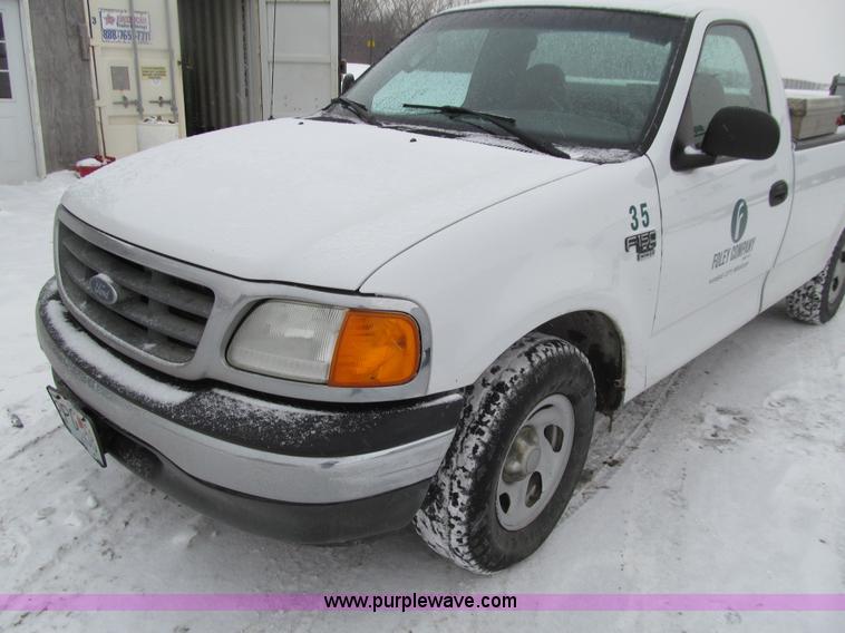 image for item E4663 2004 Ford F150 Heritage XL pickup truck