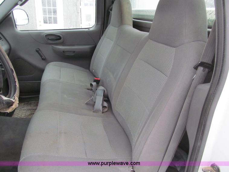 image for item E4663 2004 Ford F150 Heritage XL pickup truck