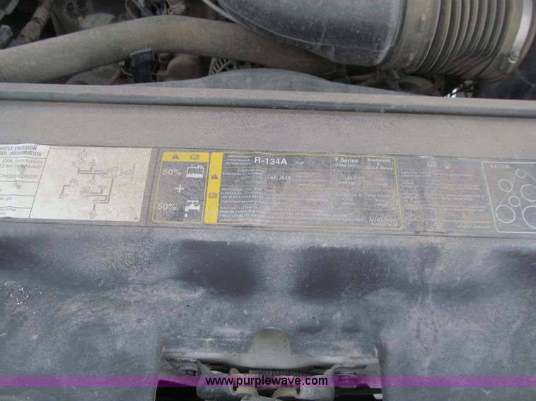 image for item E4663 2004 Ford F150 Heritage XL pickup truck