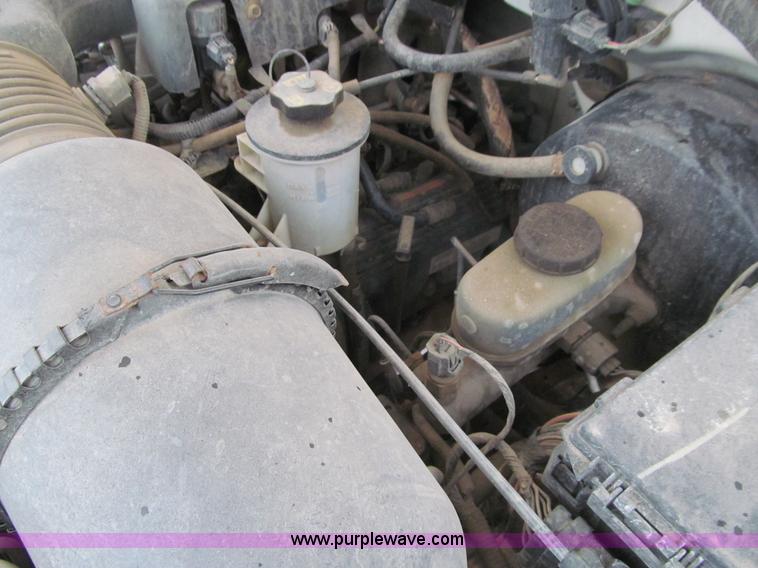 image for item E4663 2004 Ford F150 Heritage XL pickup truck