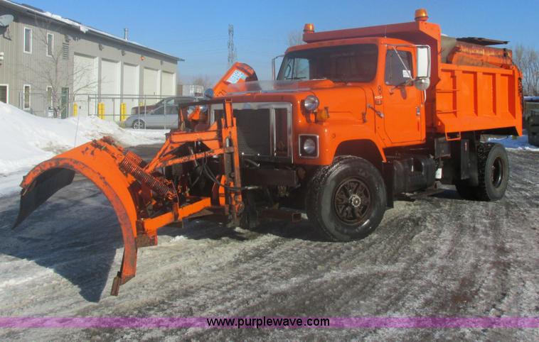 image for item E5277 1999 International 2554 dump truck