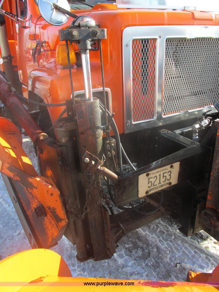 image for item E5277 1999 International 2554 dump truck