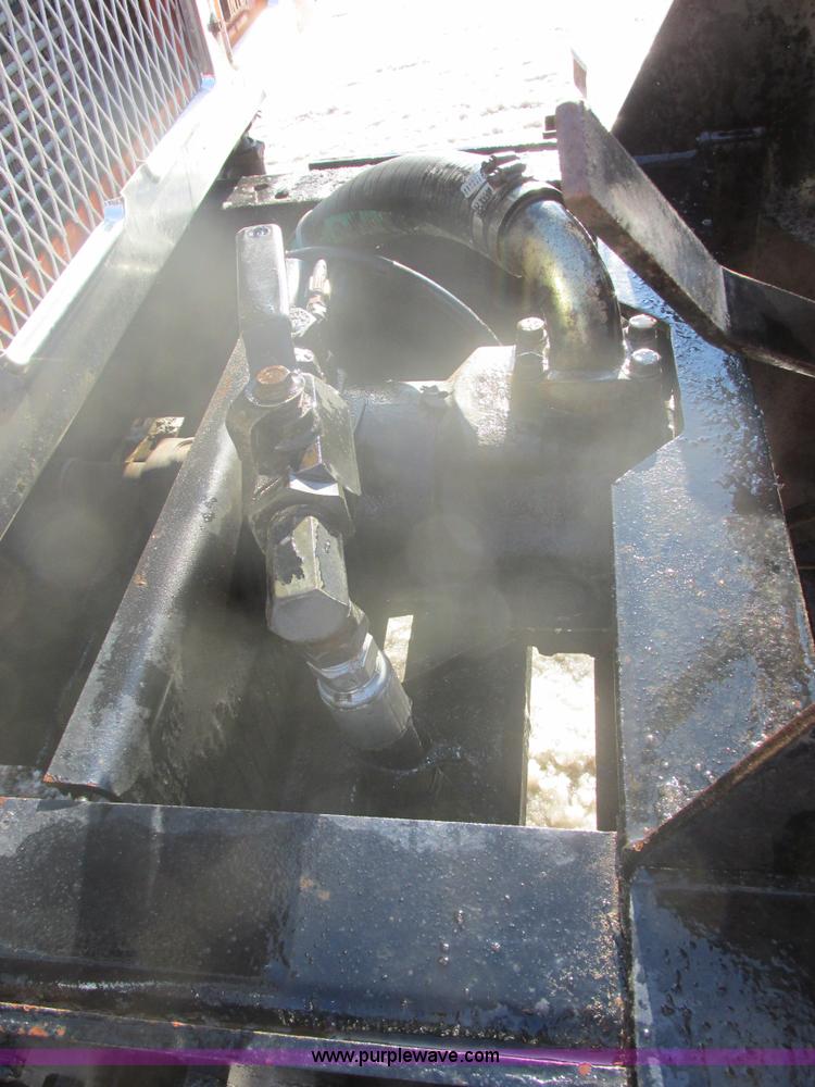 image for item E5277 1999 International 2554 dump truck