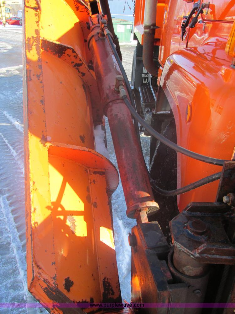 image for item E5277 1999 International 2554 dump truck