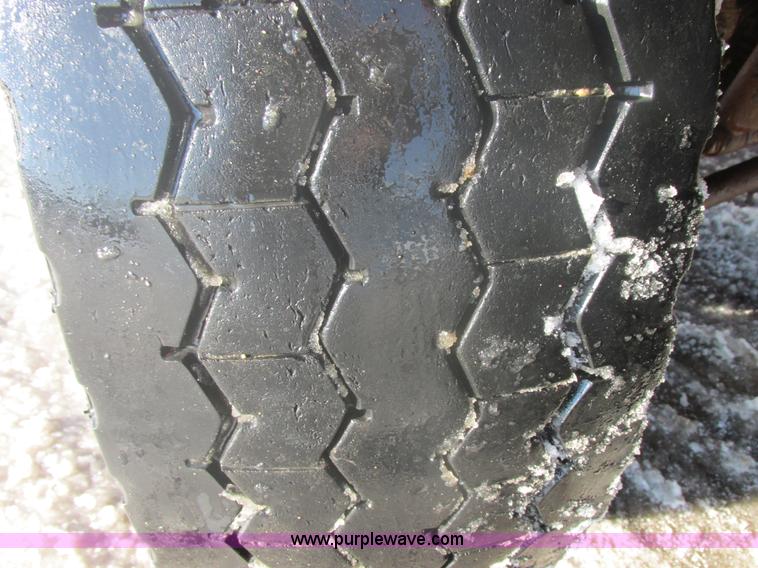 image for item E5277 1999 International 2554 dump truck