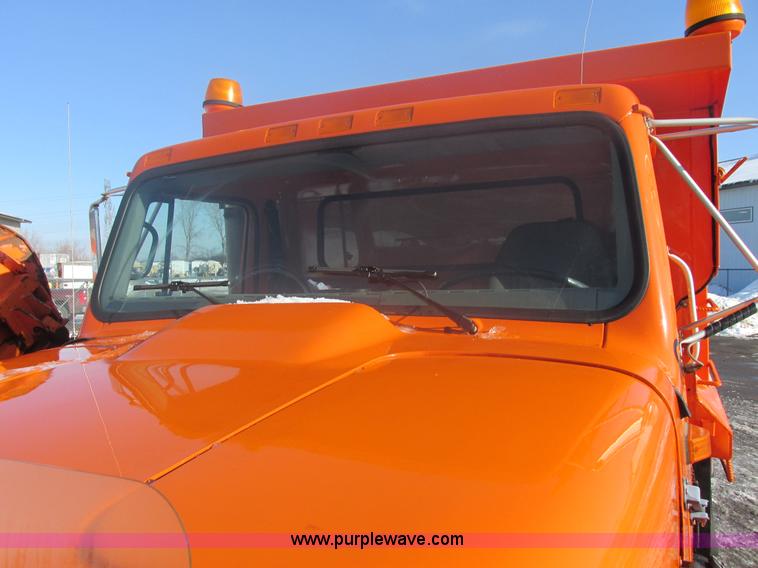 image for item E5277 1999 International 2554 dump truck