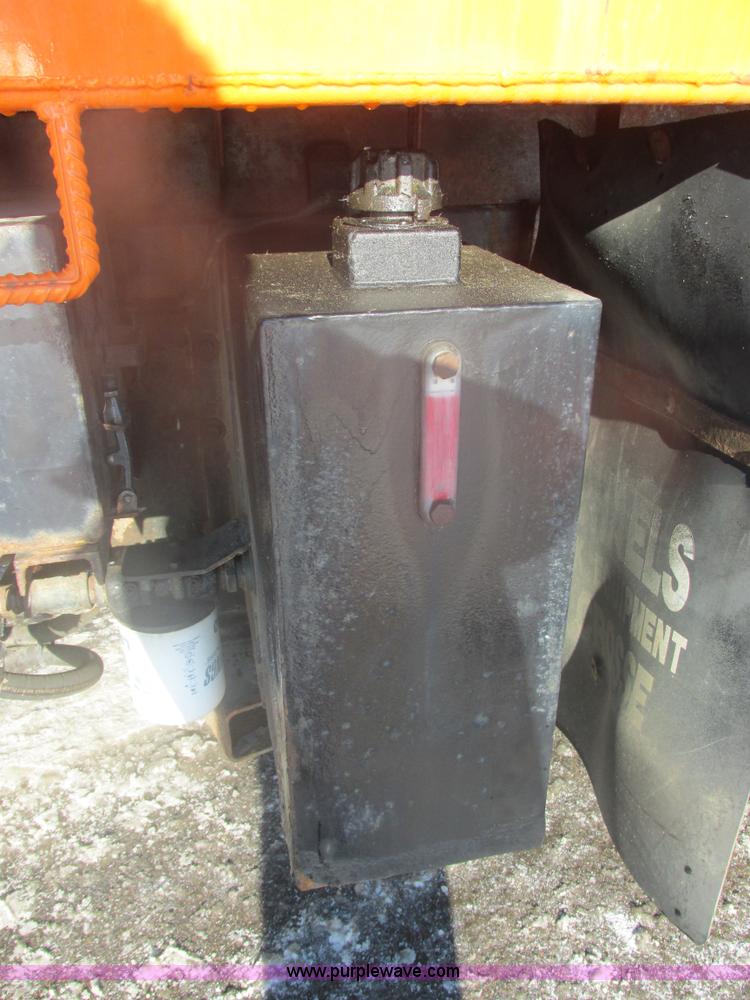 image for item E5277 1999 International 2554 dump truck