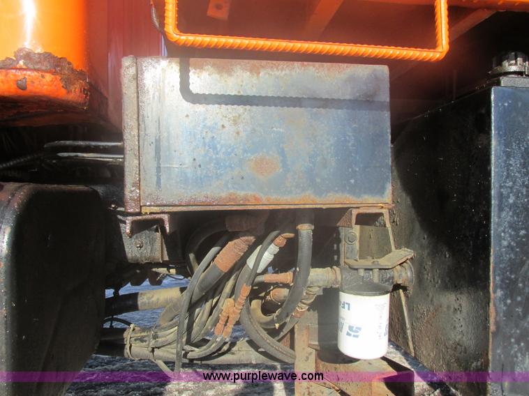 image for item E5277 1999 International 2554 dump truck