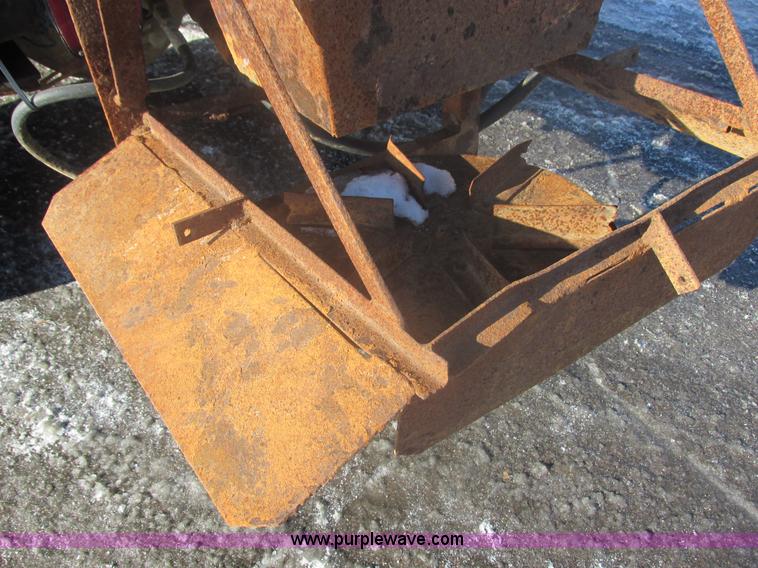 image for item E5277 1999 International 2554 dump truck