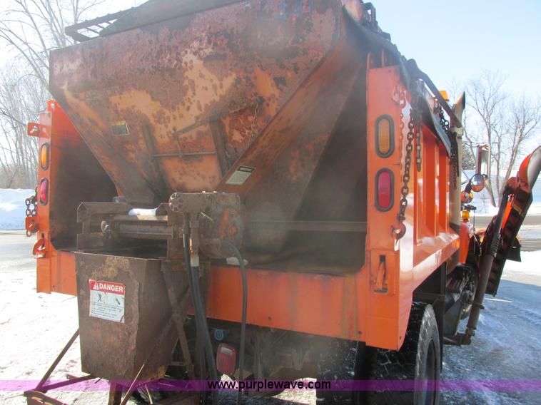 image for item E5277 1999 International 2554 dump truck