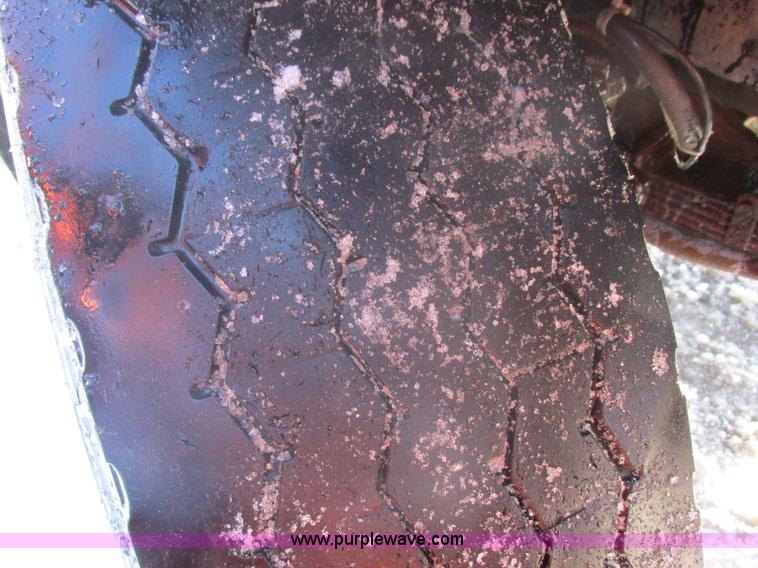 image for item E5277 1999 International 2554 dump truck