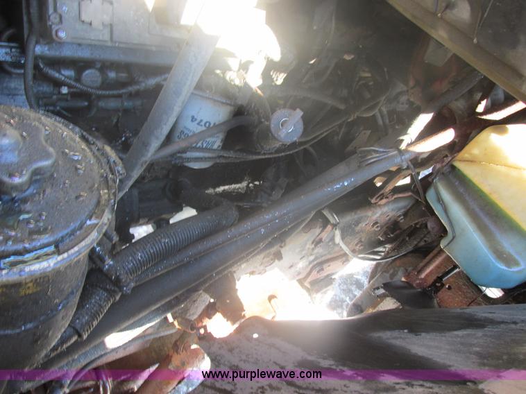 image for item E5277 1999 International 2554 dump truck