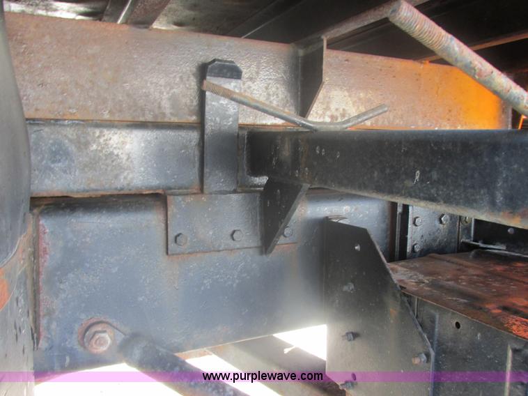 image for item E5277 1999 International 2554 dump truck