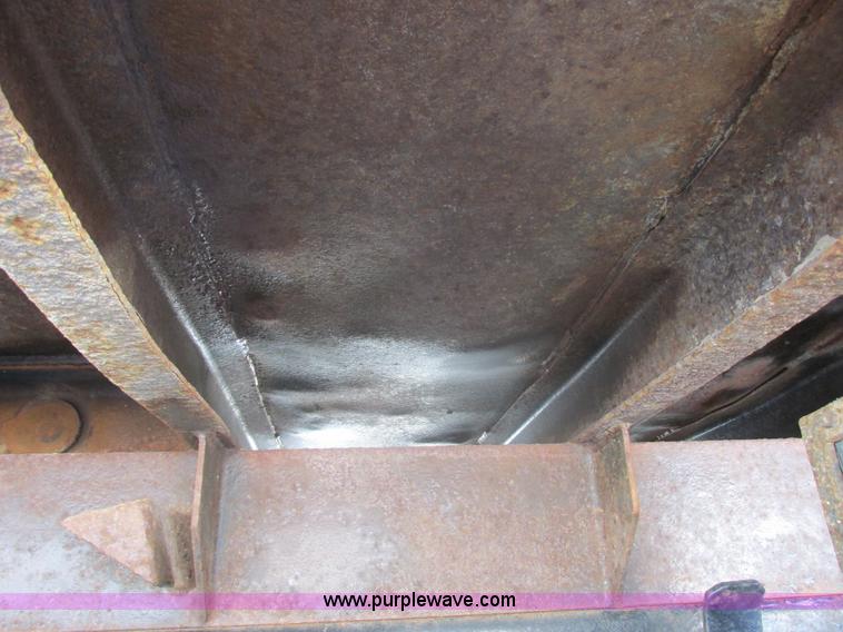 image for item E5277 1999 International 2554 dump truck