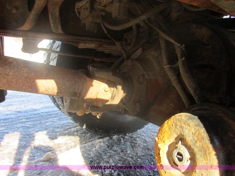 image for item E5277 1999 International 2554 dump truck