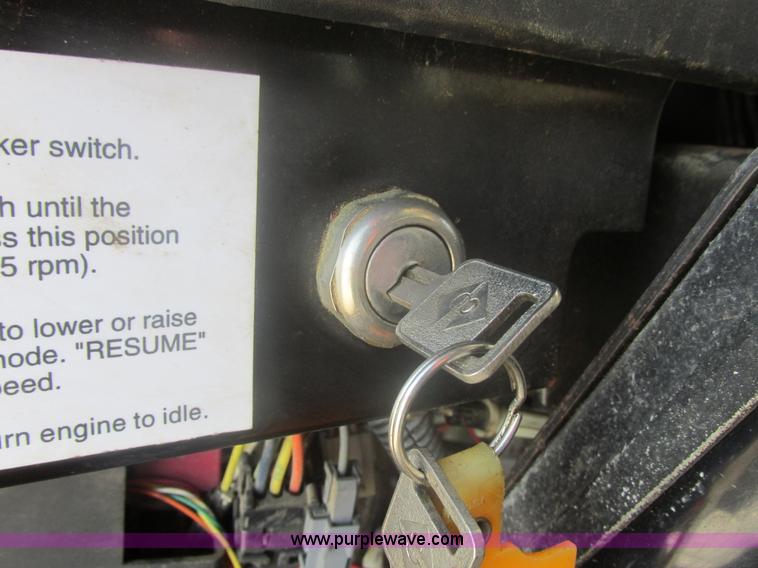 image for item E5277 1999 International 2554 dump truck