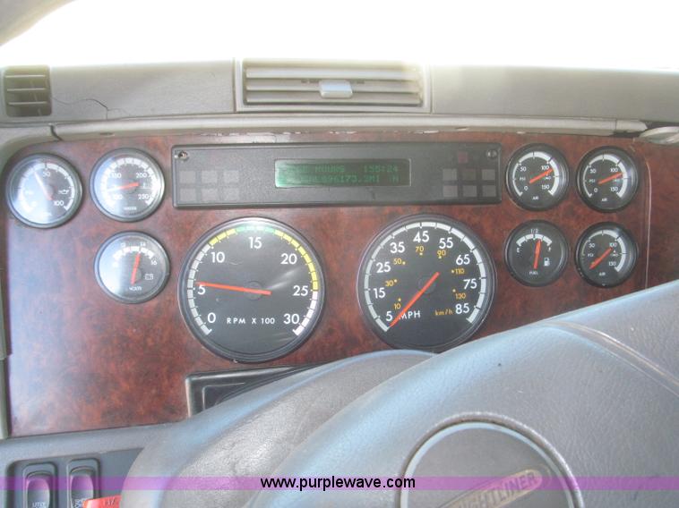 image for item F7259 2001 Freightliner Century Class ST120 semi truck