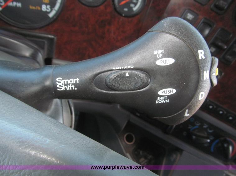 image for item F7259 2001 Freightliner Century Class ST120 semi truck