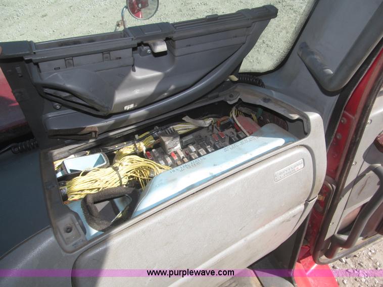 image for item F7259 2001 Freightliner Century Class ST120 semi truck