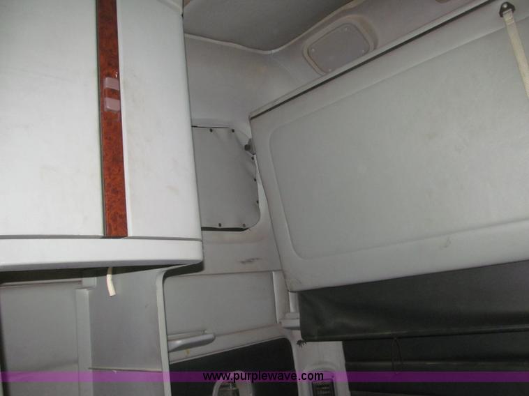 image for item F7259 2001 Freightliner Century Class ST120 semi truck