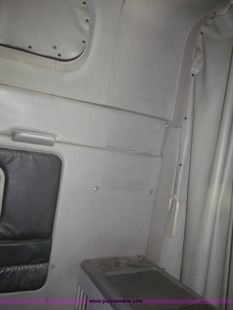 image for item F7259 2001 Freightliner Century Class ST120 semi truck