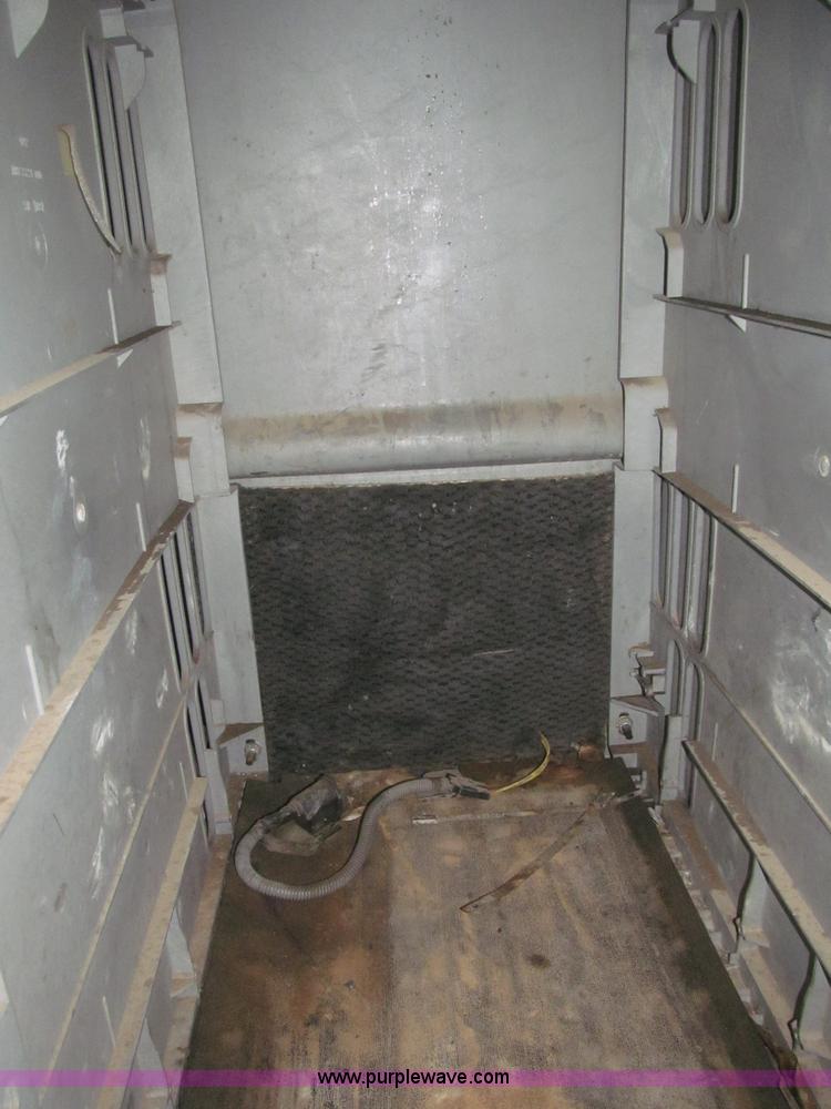 image for item F7259 2001 Freightliner Century Class ST120 semi truck