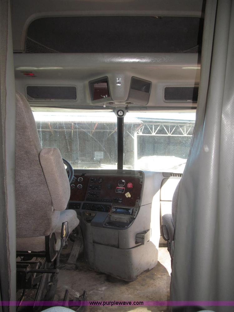 image for item F7259 2001 Freightliner Century Class ST120 semi truck