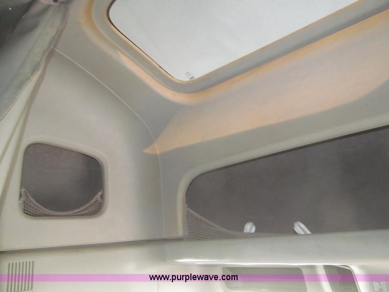 image for item F7259 2001 Freightliner Century Class ST120 semi truck