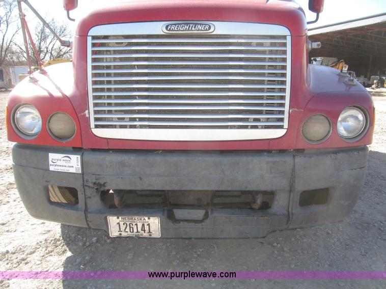 image for item F7259 2001 Freightliner Century Class ST120 semi truck