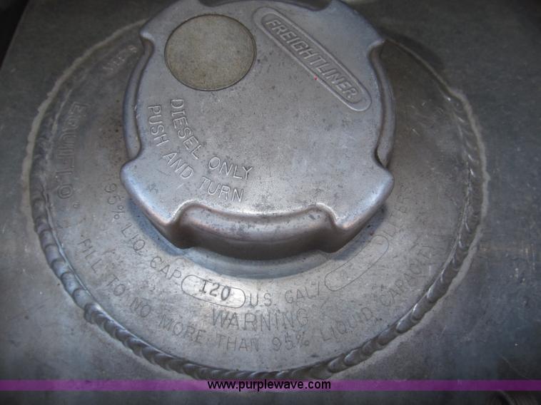 image for item F7259 2001 Freightliner Century Class ST120 semi truck