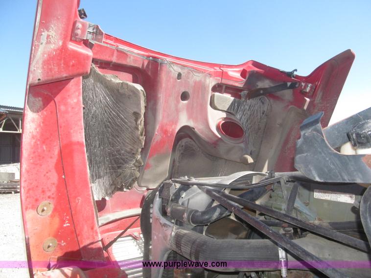 image for item F7259 2001 Freightliner Century Class ST120 semi truck