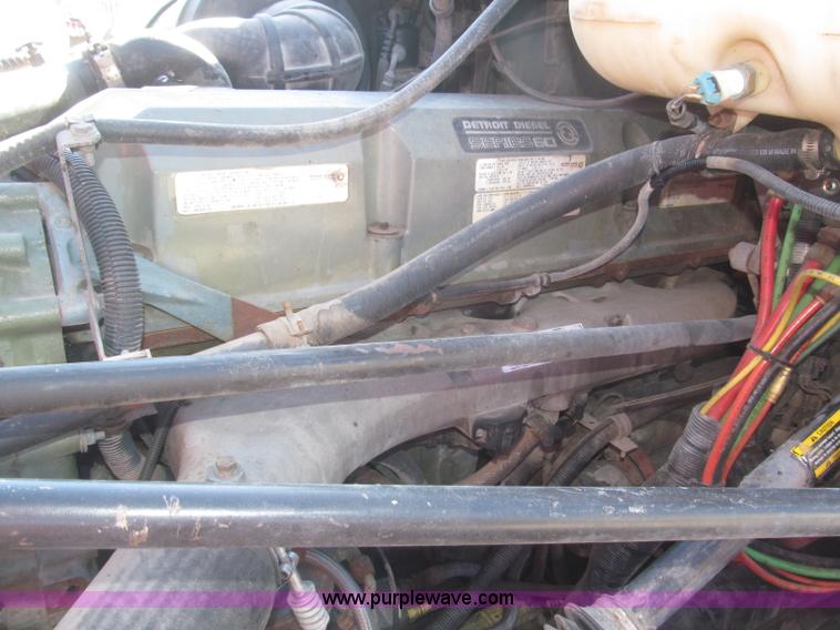 image for item F7259 2001 Freightliner Century Class ST120 semi truck