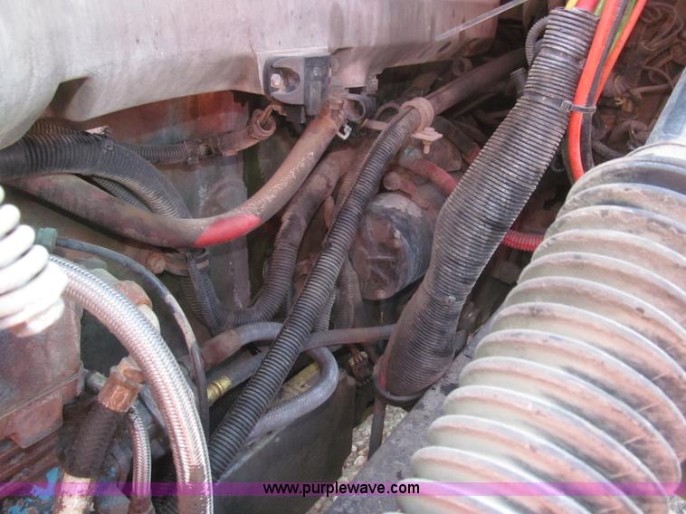 image for item F7259 2001 Freightliner Century Class ST120 semi truck