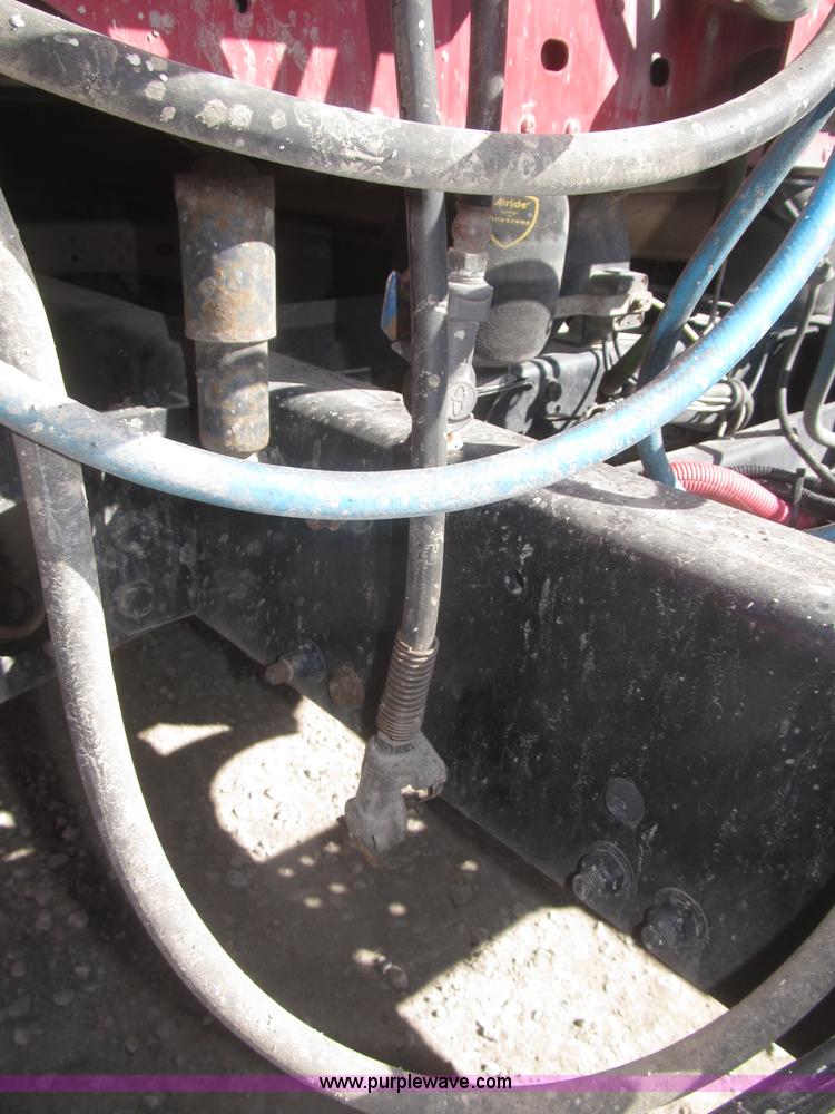 image for item F7259 2001 Freightliner Century Class ST120 semi truck