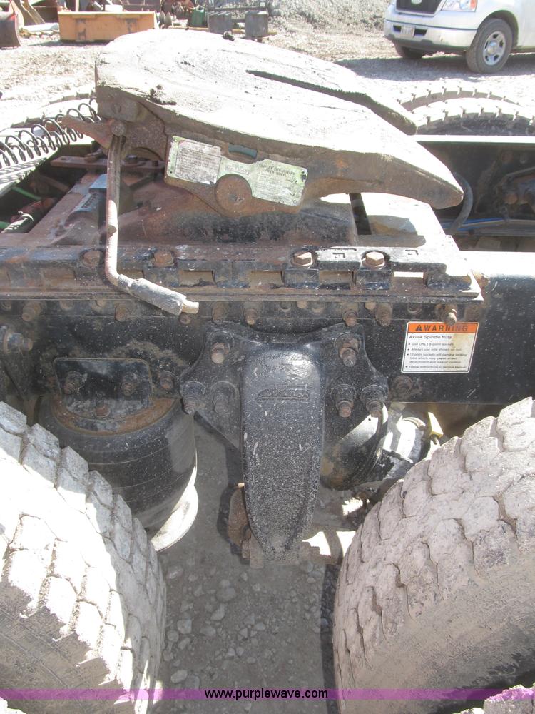 image for item F7259 2001 Freightliner Century Class ST120 semi truck