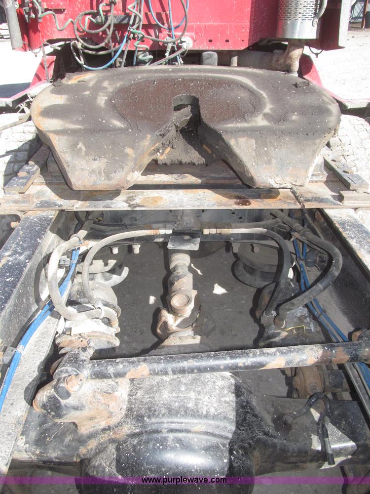 image for item F7259 2001 Freightliner Century Class ST120 semi truck