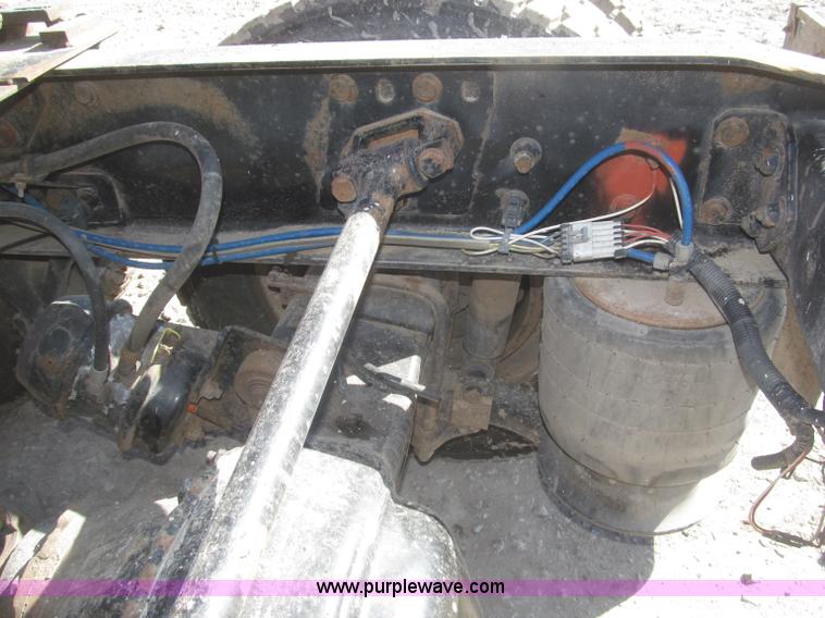 image for item F7259 2001 Freightliner Century Class ST120 semi truck