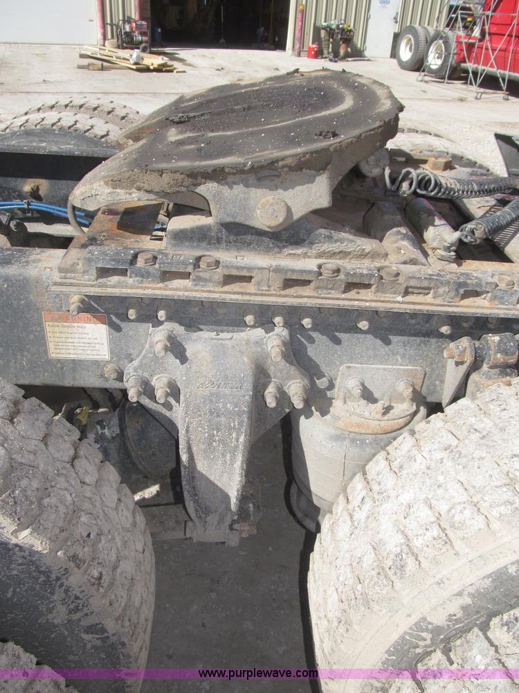 image for item F7259 2001 Freightliner Century Class ST120 semi truck