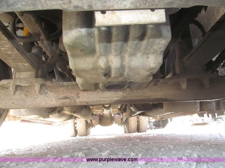 image for item F7259 2001 Freightliner Century Class ST120 semi truck