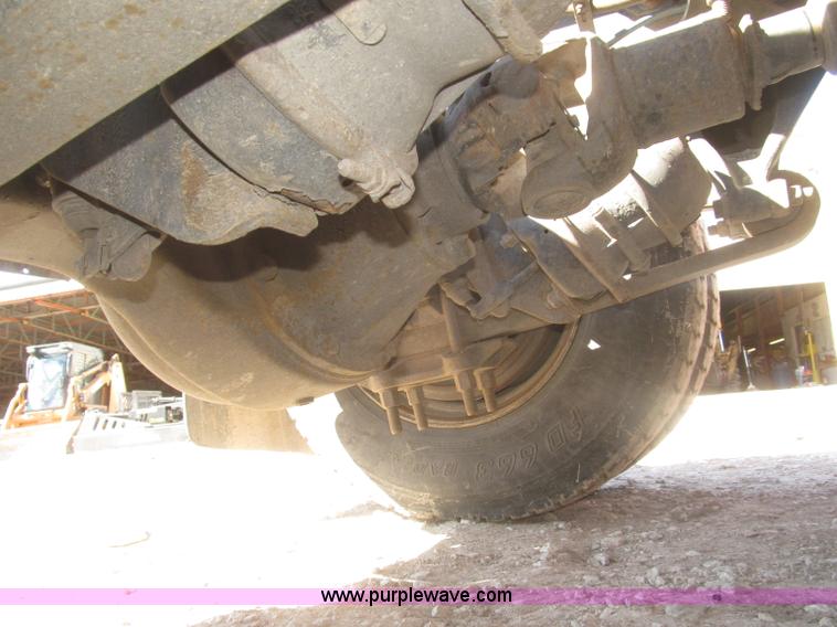 image for item F7259 2001 Freightliner Century Class ST120 semi truck