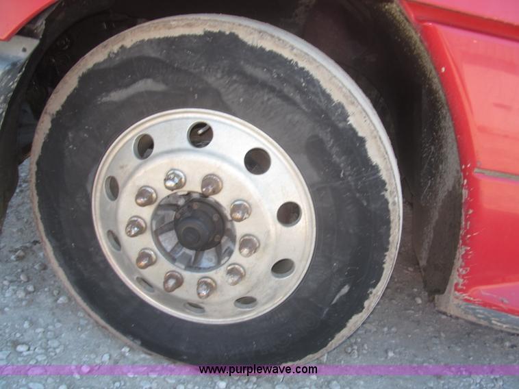 image for item F7259 2001 Freightliner Century Class ST120 semi truck