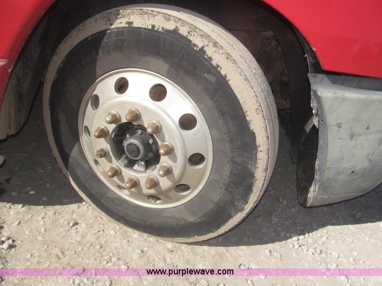 image for item F7259 2001 Freightliner Century Class ST120 semi truck