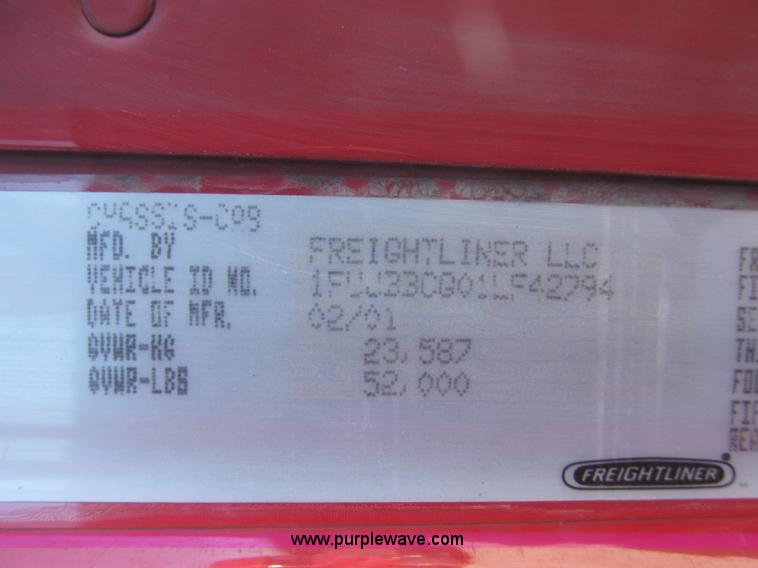 image for item F7259 2001 Freightliner Century Class ST120 semi truck