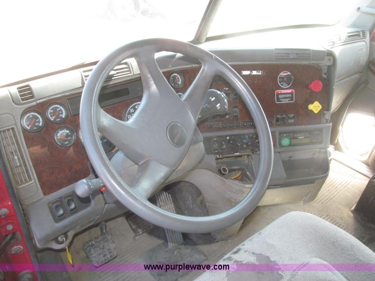 image for item F7260 2001 Freightliner Century Class ST120 semi truck