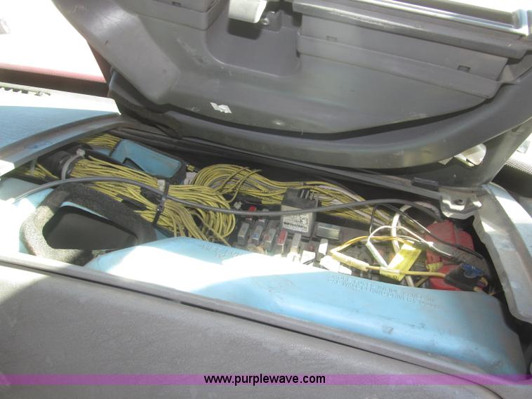 image for item F7260 2001 Freightliner Century Class ST120 semi truck