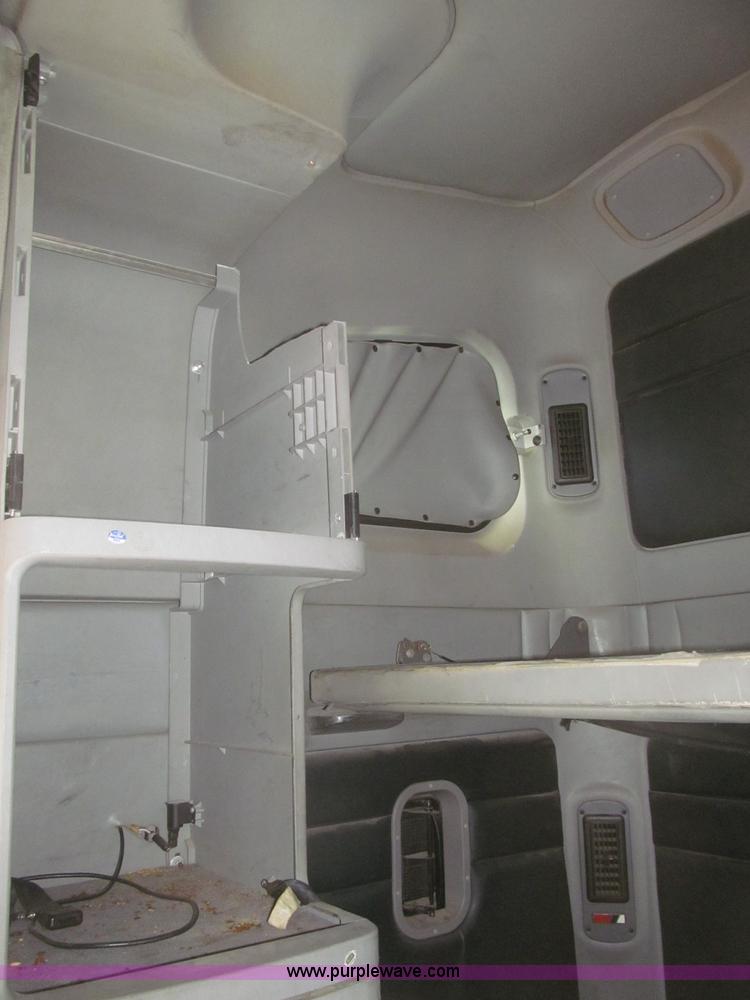 image for item F7260 2001 Freightliner Century Class ST120 semi truck