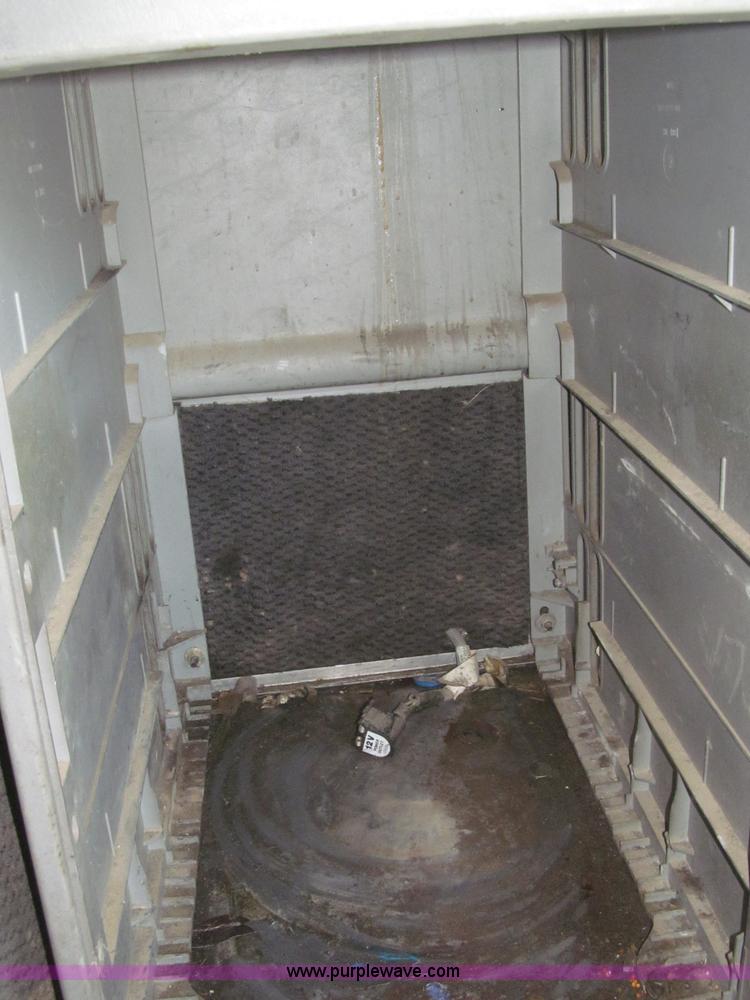 image for item F7260 2001 Freightliner Century Class ST120 semi truck